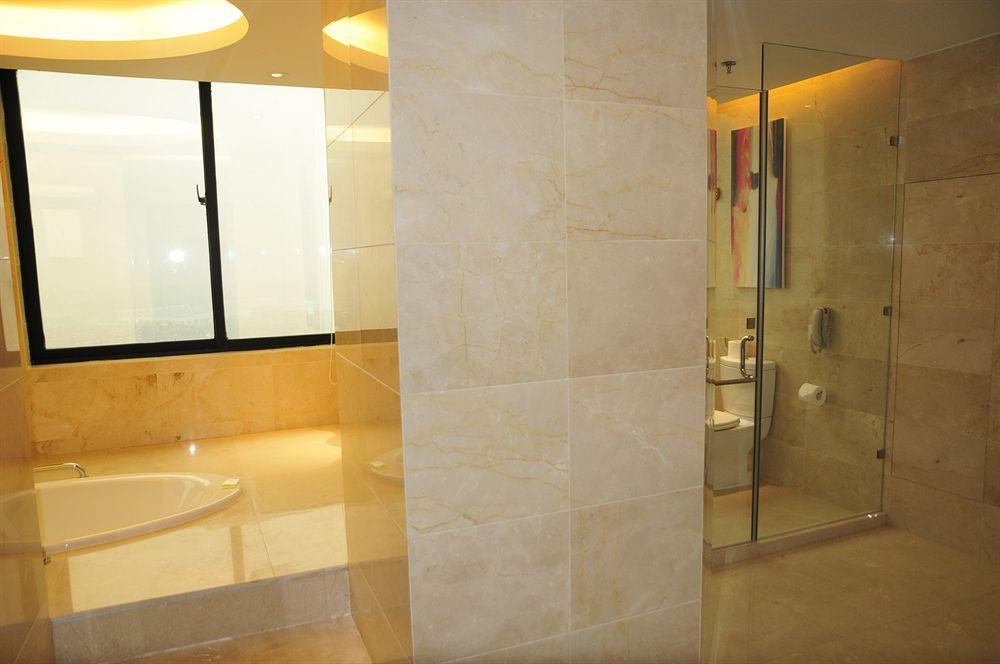 Four Points By Sheraton Taicang Екстер'єр фото